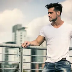 Herren T-Shirts kaufen: Der ultimative Guide für Passform, Stil & Qualität